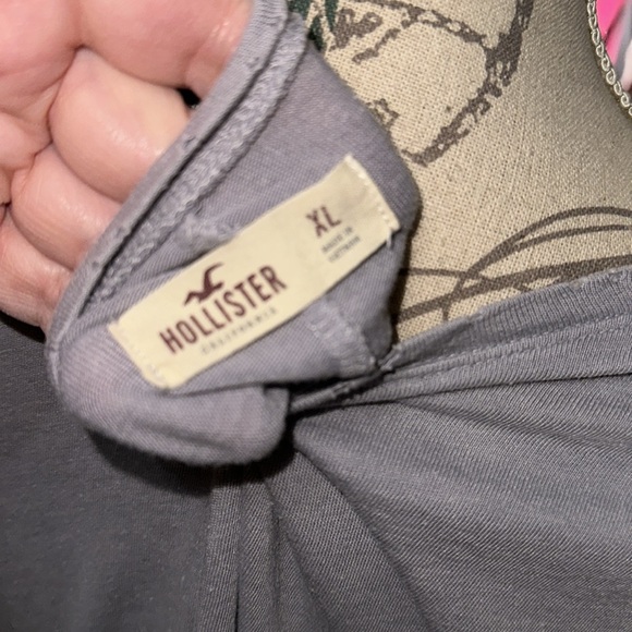 Gray distressed hollister tee - Picture 4 of 4